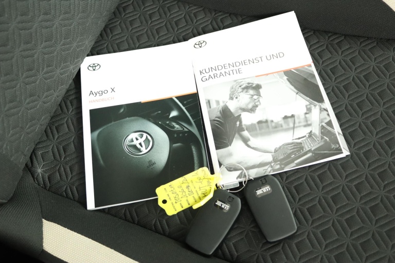 Toyota Aygo X - 1.0 VVT-i S-CVT Envy 11