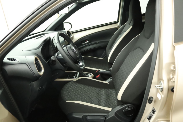 Toyota Aygo X - 1.0 VVT-i S-CVT Envy 17