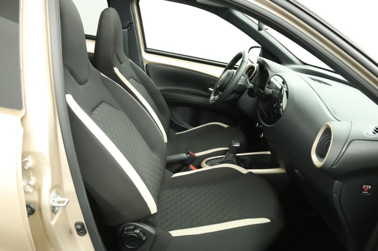 Toyota Aygo X - 1.0 VVT-i S-CVT Envy 22