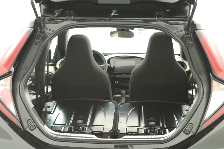 Toyota Aygo X - 1.0 VVT-i S-CVT Envy 26