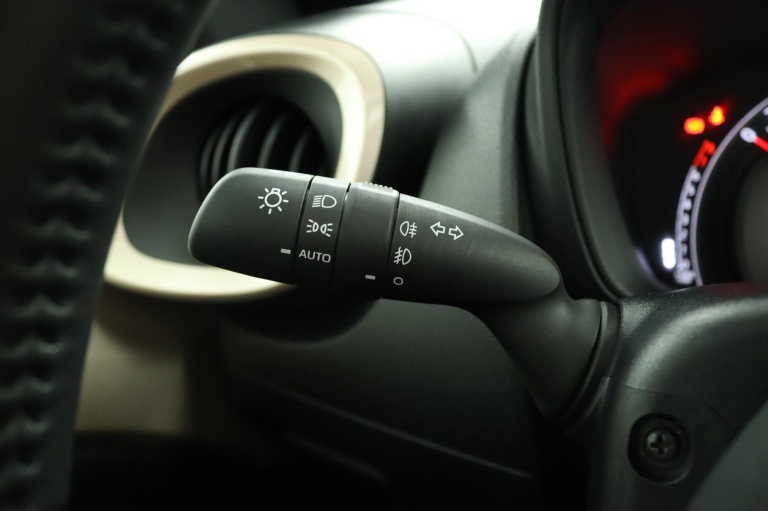 Toyota Aygo X - 1.0 VVT-i S-CVT Envy 30