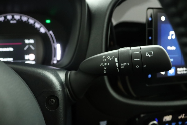 Toyota Aygo X - 1.0 VVT-i S-CVT Envy 31