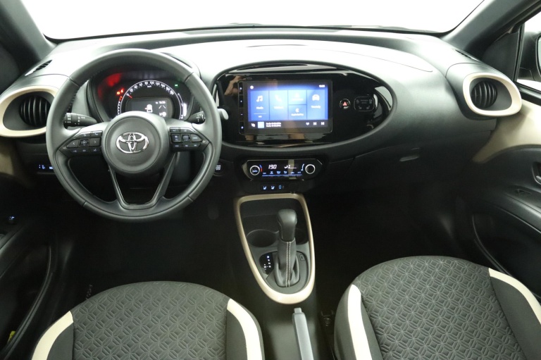 Toyota Aygo X - 1.0 VVT-i S-CVT Envy 4