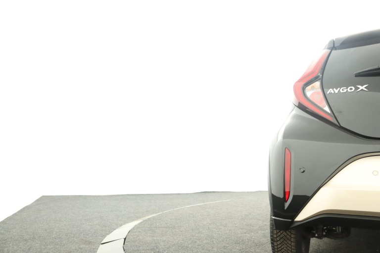 Toyota Aygo X - 1.0 VVT-i S-CVT Envy 40