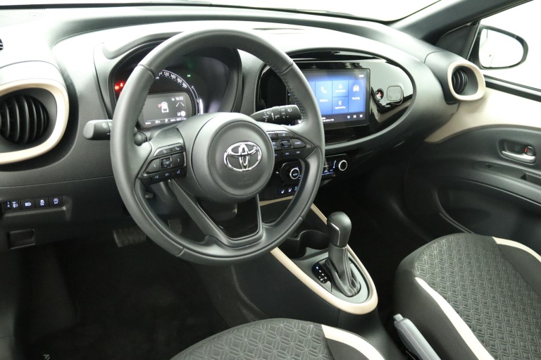 Toyota Aygo X - 1.0 VVT-i S-CVT Envy 59