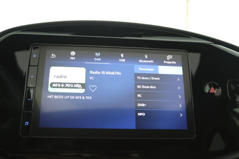 Toyota Aygo X - 1.0 VVT-i S-CVT Envy 8