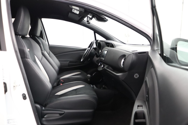 Toyota Yaris - 1.5 Hybrid GR-Sport 22