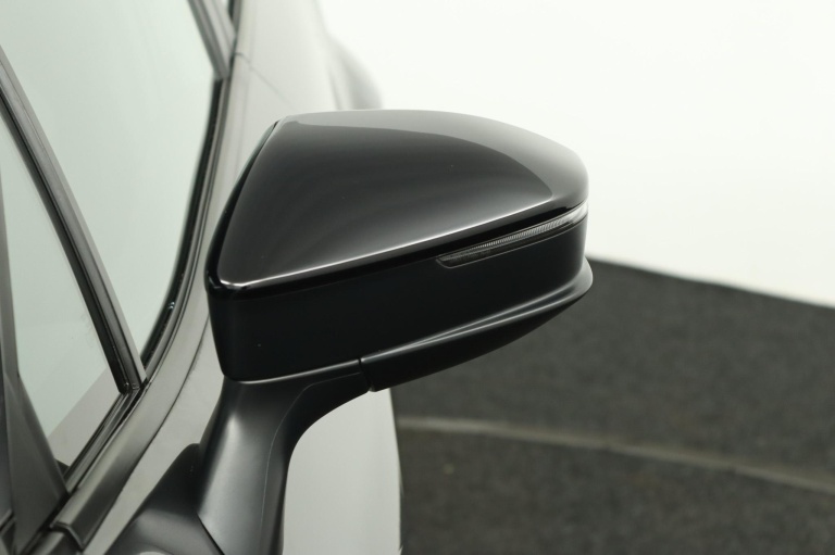 Toyota C-HR - 1.8 Hybrid 140 Active 37