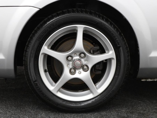 Toyota MR 2 - 1.8-16v VVT-i