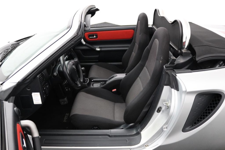 Toyota MR 2 - 1.8-16v VVT-i 26