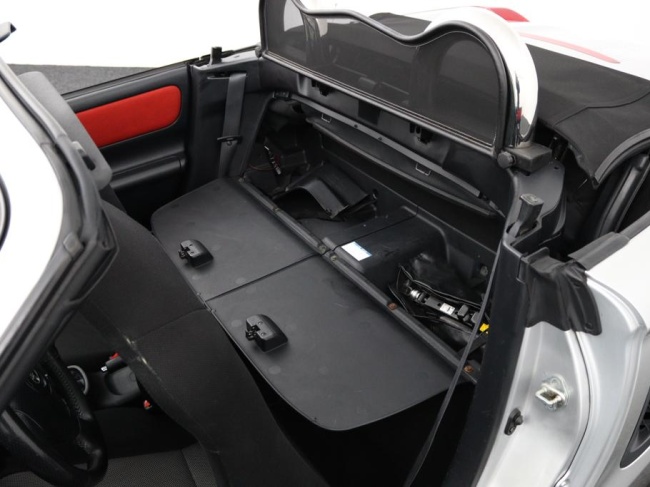 Toyota MR 2 - 1.8-16v VVT-i