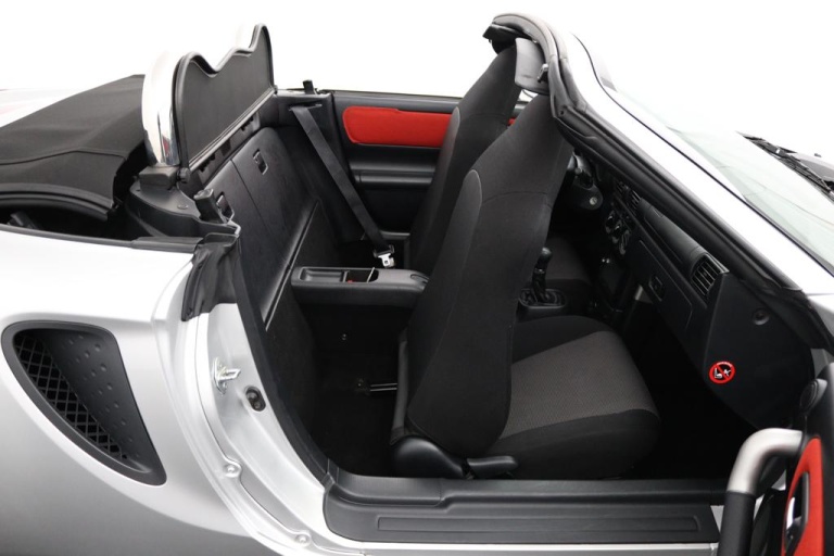 Toyota MR 2 - 1.8-16v VVT-i 30