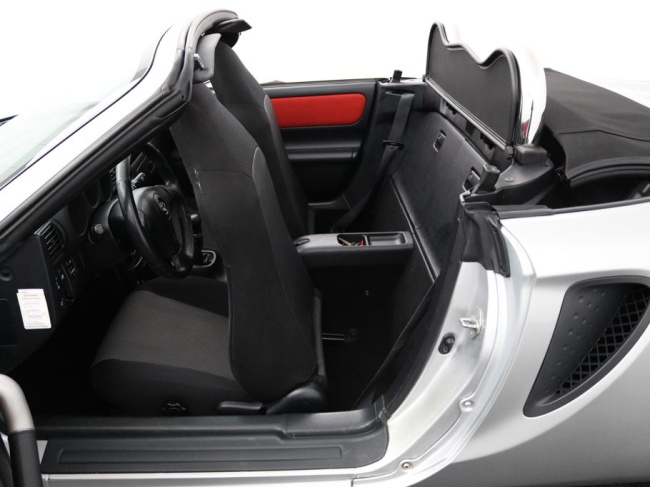 Toyota MR 2 - 1.8-16v VVT-i