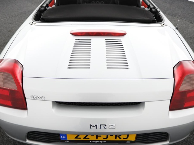 Toyota MR 2 - 1.8-16v VVT-i