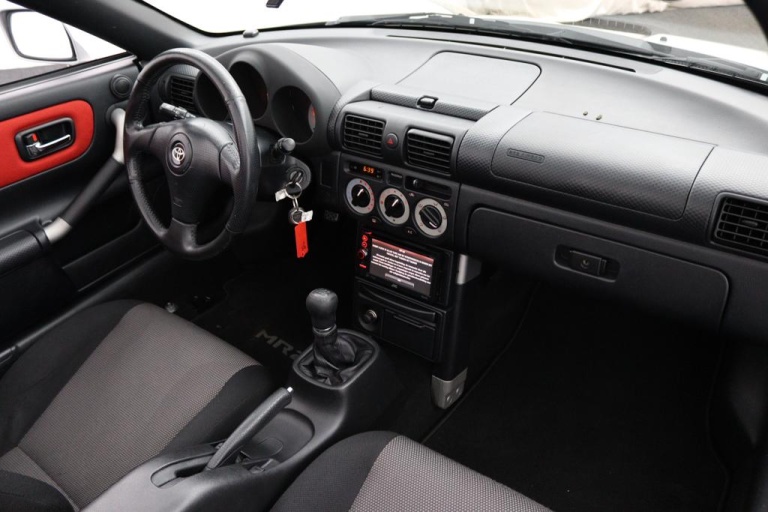Toyota MR 2 - 1.8-16v VVT-i 35