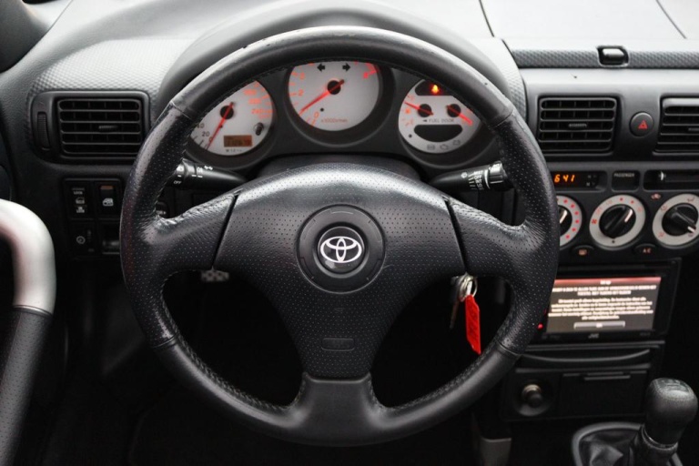 Toyota MR 2 - 1.8-16v VVT-i 37