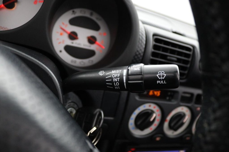 Toyota MR 2 - 1.8-16v VVT-i 41