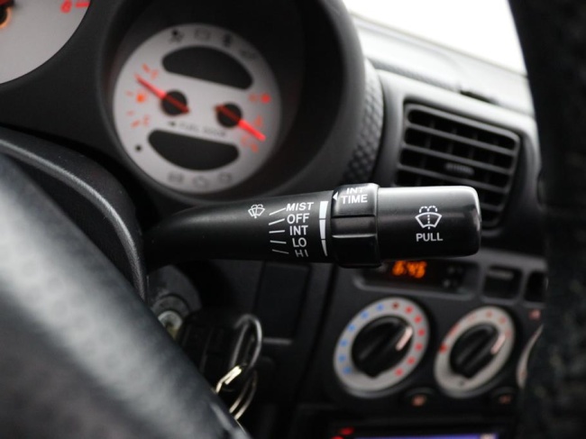 Toyota MR 2 - 1.8-16v VVT-i