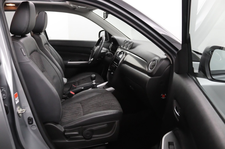 Suzuki Vitara - 1.4 Boosterjet Style Smart Hybrid 10