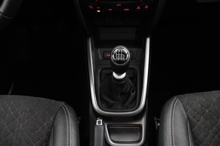 Suzuki Vitara - 1.4 Boosterjet Style Smart Hybrid 31