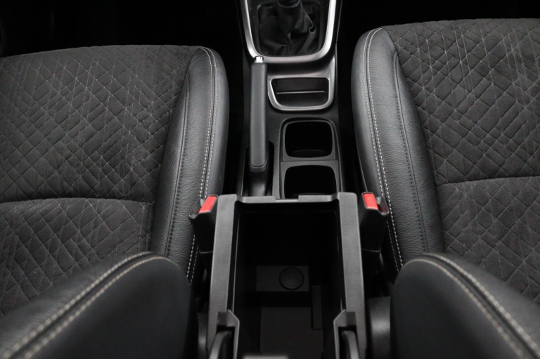 Suzuki Vitara - 1.4 Boosterjet Style Smart Hybrid 39