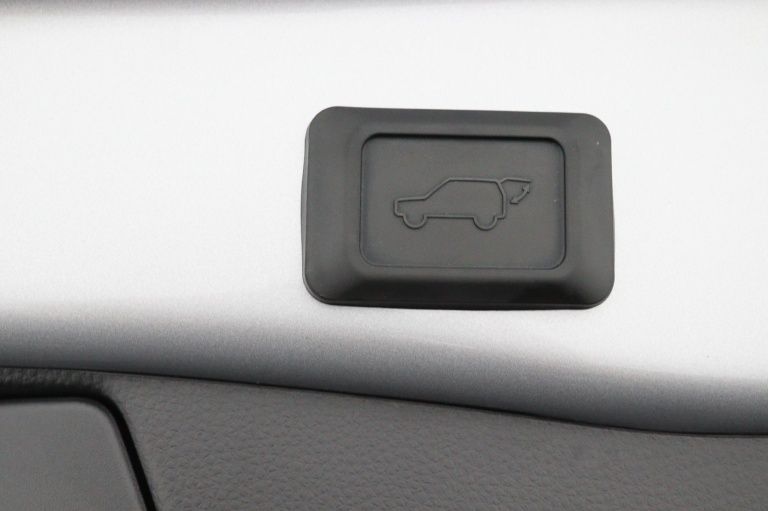 Suzuki Across - 2.5 Plug-in Hybrid Style Business 30