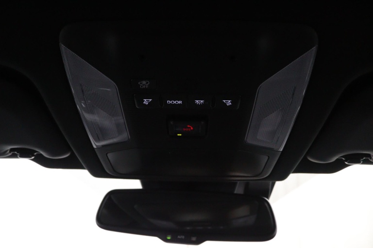 Suzuki Across - 2.5 Plug-in Hybrid Style Business 33