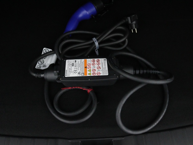 Suzuki Across - 2.5 Plug-in Hybrid Style Business