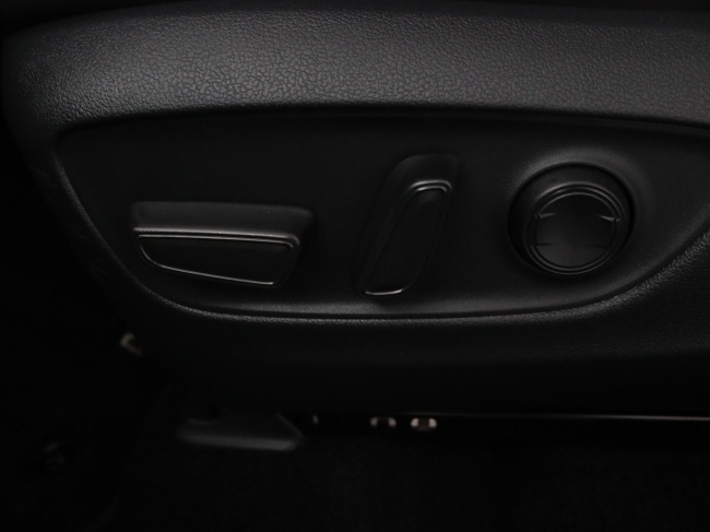 Suzuki Across - 2.5 Plug-in Hybrid Style Business