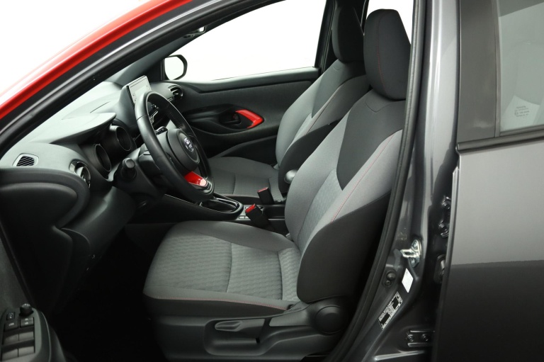Toyota Yaris - 1.5 Hybrid 115 Tokyo Spirit 17