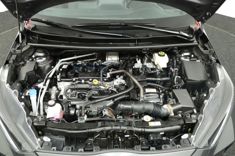 Toyota Yaris - 1.5 Hybrid 115 Tokyo Spirit 34
