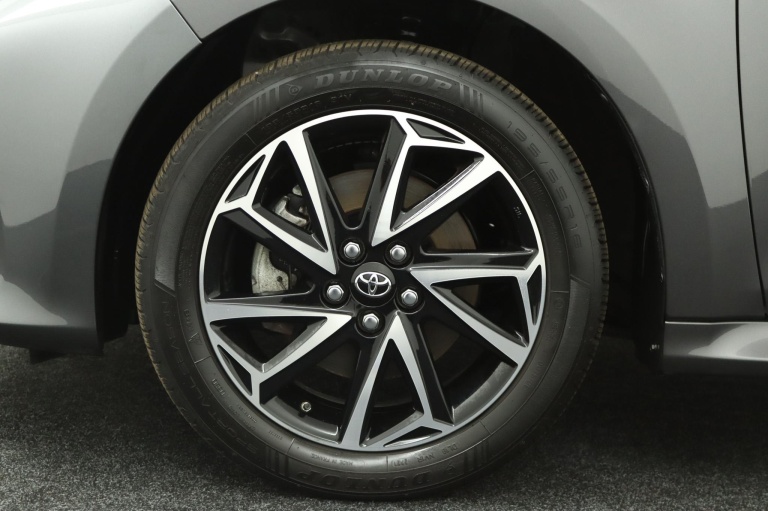 Toyota Yaris - 1.5 Hybrid 115 Tokyo Spirit 37