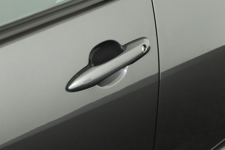 Toyota Yaris - 1.5 Hybrid 115 Tokyo Spirit 38