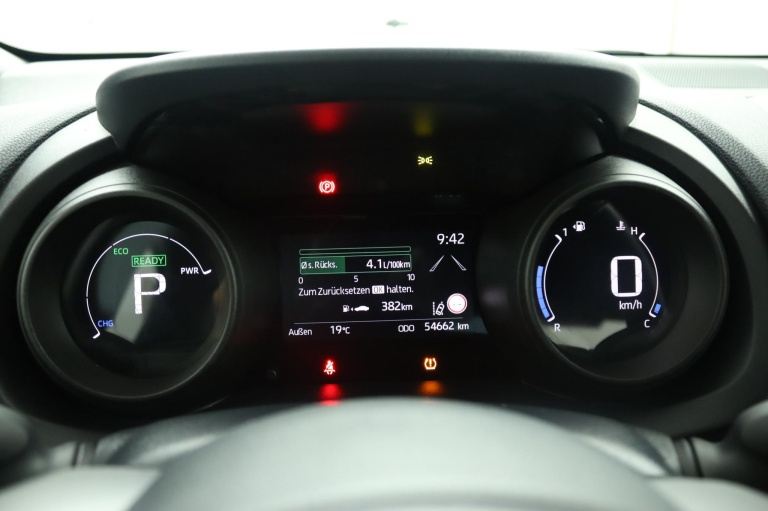 Toyota Yaris - 1.5 Hybrid 115 Tokyo Spirit 42
