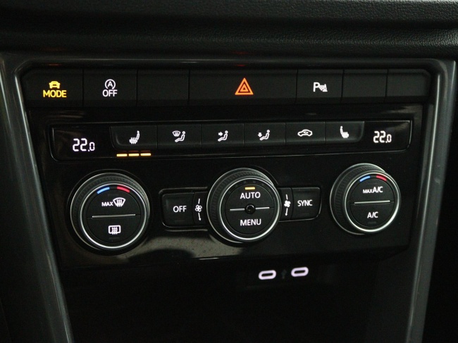 Volkswagen T-Roc - 1.5 TSI Sport Business R