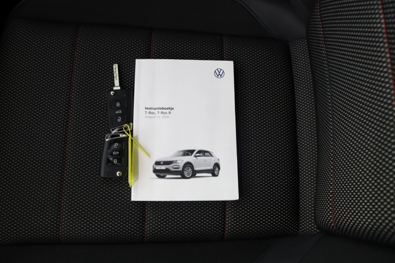 Volkswagen T-Roc - 1.5 TSI Sport Business R 42