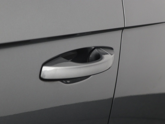 Volkswagen T-Roc - 1.5 TSI Sport Business R