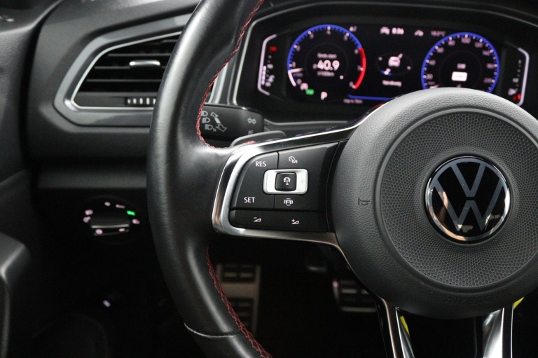 Volkswagen T-Roc - 1.5 TSI Sport Business R 9