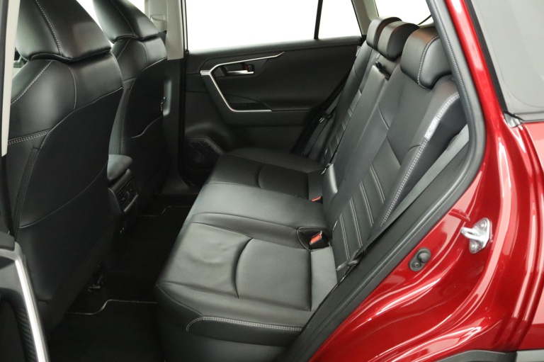 Toyota RAV4 - 2.5 Hybrid Executive 18