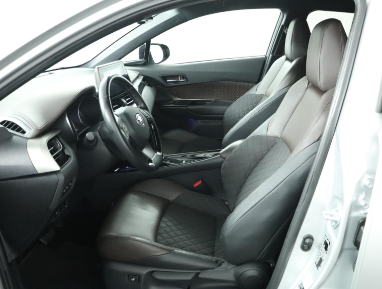 Toyota C-HR - 1.8 Hybrid Executive 17
