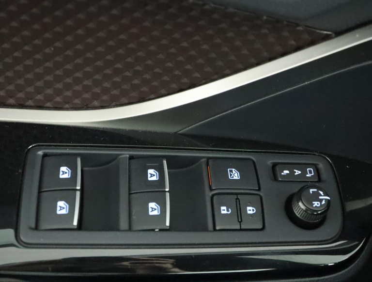 Toyota C-HR - 1.8 Hybrid Executive 29
