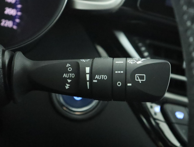 Toyota C-HR - 1.8 Hybrid Executive 32