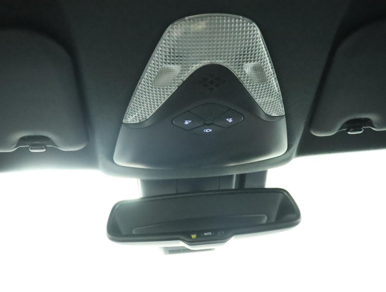 Toyota C-HR - 1.8 Hybrid Executive 33
