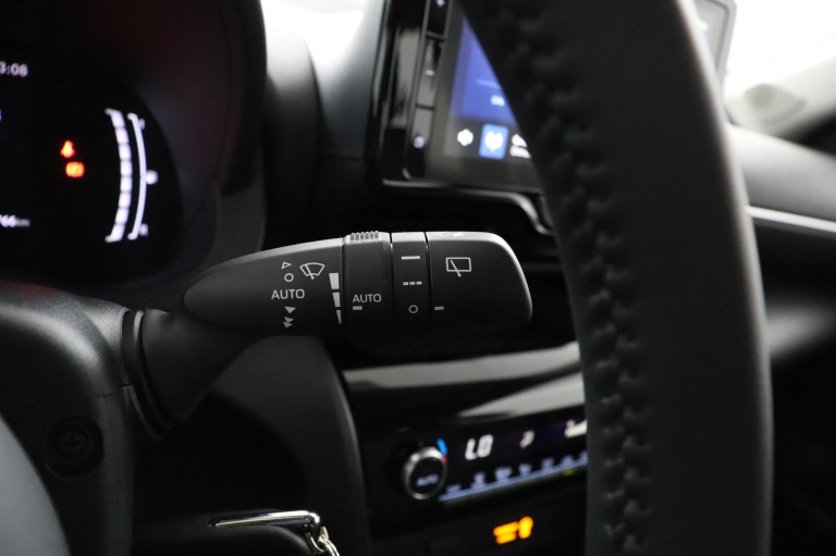 Toyota Yaris Cross - 1.5 Hybrid 115 Active 31