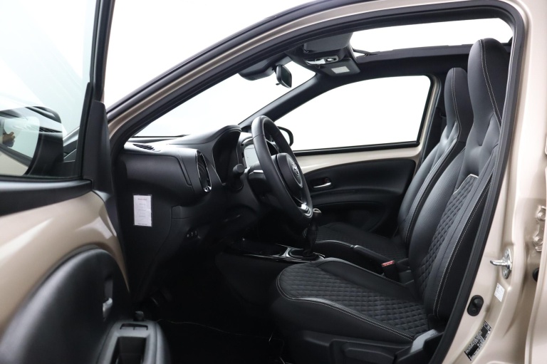 Toyota Aygo X - 1.0 VVT-i MT Premium 17
