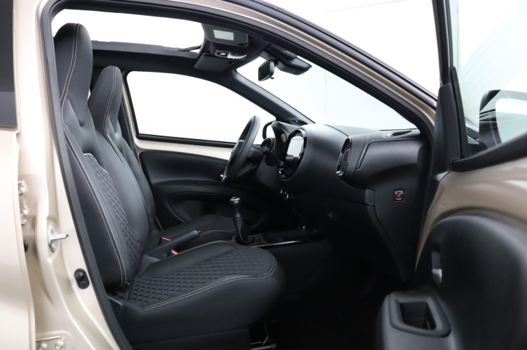 Toyota Aygo X - 1.0 VVT-i MT Premium 21