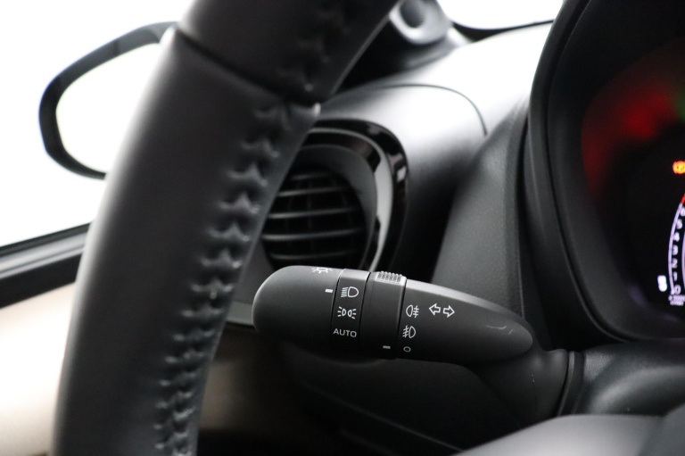 Toyota Aygo X - 1.0 VVT-i MT Premium 32