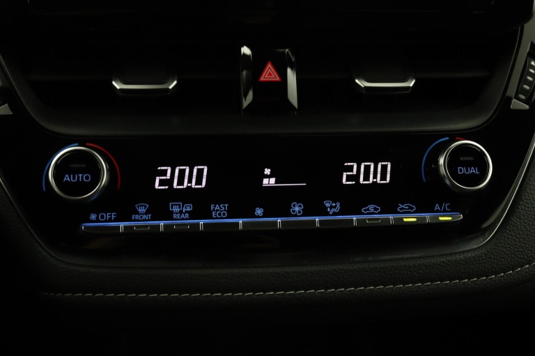 Toyota Corolla - 1.8 Hybrid Active 17