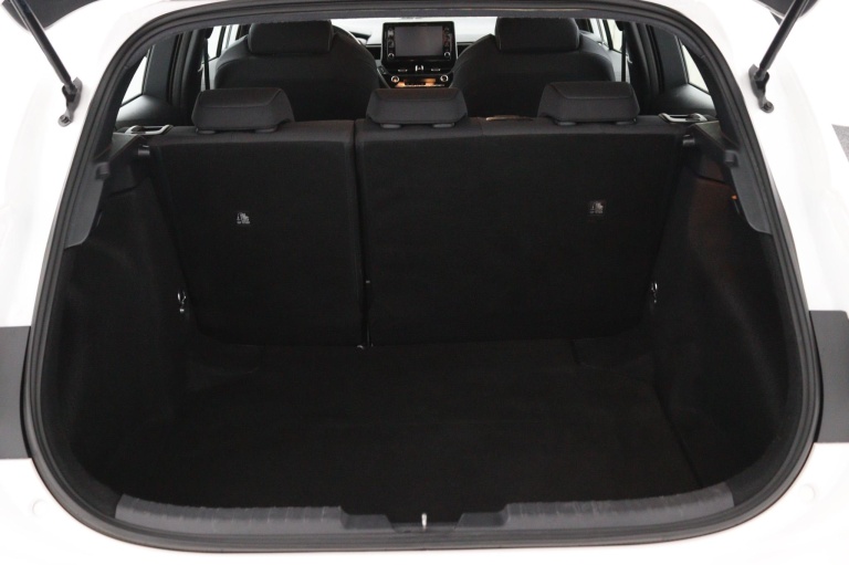 Toyota Corolla - 1.8 Hybrid Active 29