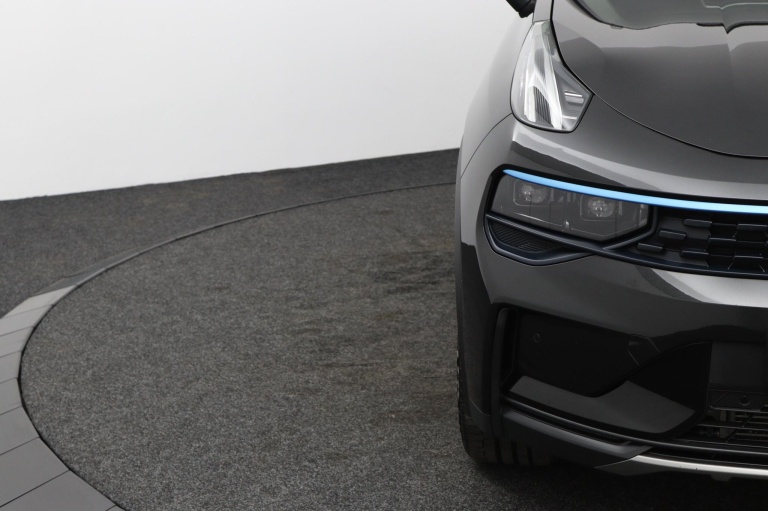 Lynk & Co 01 - 1.5 40